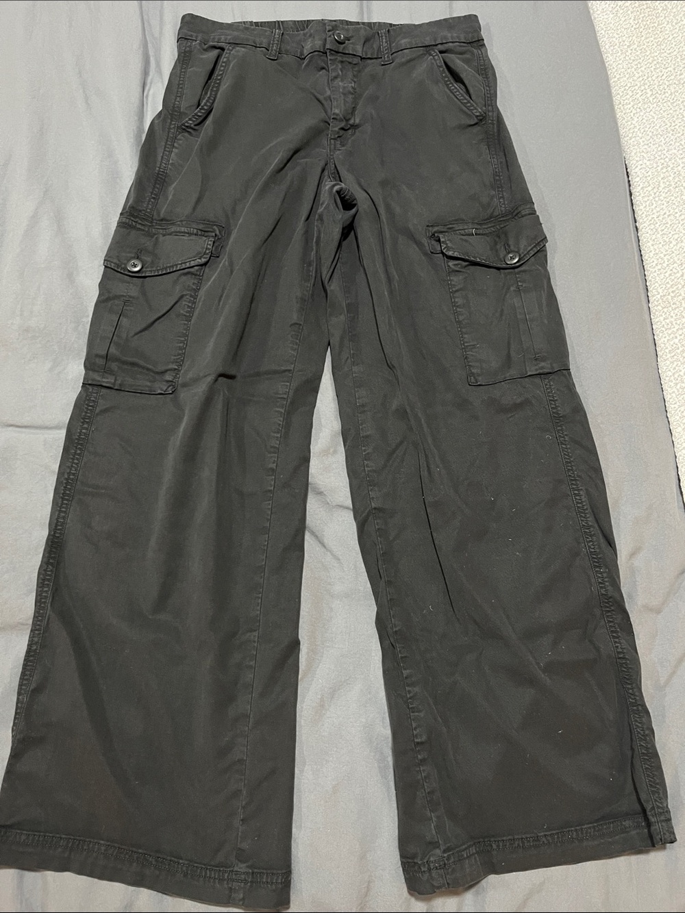 American Eagle Outfitters Black Mid Rise Baggy Wide-Leg Cargo Pants